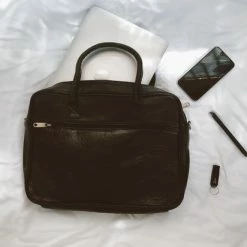 Goedkoopste ๐ Leren Laptoptas Cognac - Aktetas - 15,6 Inch - Studs & Stones ๐ฏ 14 Goedkoopste ๐ Leren Laptoptas Cognac - Aktetas - 15,6 Inch - Studs & Stones ๐ฏ -Nike shop 550x412 1