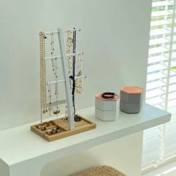 Aanbiedingen 🛒 Galeara Design Sieradenhouder Kettingen Ketting Opbergrek Sieraden - Sieradenrek Wit Halskettingen Armbanden Oorbellen Ringen Galeara Viva 🔥 12 Aanbiedingen 🛒 Galeara Design Sieradenhouder Kettingen Ketting Opbergrek Sieraden - Sieradenrek Wit Halskettingen Armbanden Oorbellen Ringen Galeara Viva 🔥 -Nike shop 550x412 22