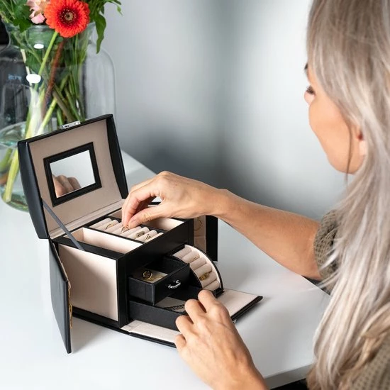 Aanbiedingen ⌛ Infinity Goods Sieradendoos Met Spiegel - Juwelendoos - Luxe Sieradenbox - Kistje - Vrouwen - Dames - Meisjes - Zwart ❤️ 9 Aanbiedingen ⌛ Infinity Goods Sieradendoos Met Spiegel - Juwelendoos - Luxe Sieradenbox - Kistje - Vrouwen - Dames - Meisjes - Zwart ❤️ - Afbeelding 7