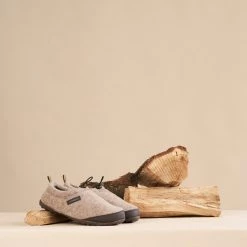 Groothandel ✔️ Travelin' Back-Home Heren Sloffen - Wollen Pantoffels - Rubberen Zool - Beige/Zand - Maat 46 ✨ 16 Groothandel ✔️ Travelin' Back-Home Heren Sloffen - Wollen Pantoffels - Rubberen Zool - Beige/Zand - Maat 46 ✨ -Nike shop 550x550 916