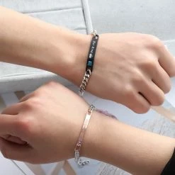 Groothandel ๐ Fler | Paar Roestvrij Stalen Armbanden Voor Koppels | Gegraveerde Tekst | Zwart Met Blauw Strass Kristal Met Tekst Her King Voor Hem | Rose Goud Met Roze Strass Kristal Met Tekst His Queen Voor Haar | Lengte: 'Her King' 21cm & 'His Queen' 17cm ๐งจ 10 Groothandel ๐ Fler | Paar Roestvrij Stalen Armbanden Voor Koppels | Gegraveerde Tekst | Zwart Met Blauw Strass Kristal Met Tekst Her King Voor Hem | Rose Goud Met Roze Strass Kristal Met Tekst His Queen Voor Haar | Lengte: 'Her King' 21cm & 'His Queen' 17cm ๐งจ -Nike shop 550x550 975