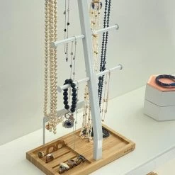 Aanbiedingen 🛒 Galeara Design Sieradenhouder Kettingen Ketting Opbergrek Sieraden - Sieradenrek Wit Halskettingen Armbanden Oorbellen Ringen Galeara Viva 🔥 16 Aanbiedingen 🛒 Galeara Design Sieradenhouder Kettingen Ketting Opbergrek Sieraden - Sieradenrek Wit Halskettingen Armbanden Oorbellen Ringen Galeara Viva 🔥 -Nike shop 550x733 153