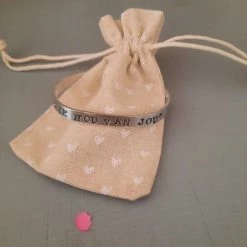Goedkoopste ✔️ By_Evelien Bangle Armband Open - IK HOU VAN JOU - Speciaal Cadeau - I Love You - MAMA - Vriendin - Vrouw - BFF - OMA - Valentijn - Speciaal Gift - Graveren - Zilver - Buigbaar - Dames - Bruiloft - Verkering - Aluminium - Kerst - Sint - Feestdagen 🥰 9 Goedkoopste ✔️ By_Evelien Bangle Armband Open - IK HOU VAN JOU - Speciaal Cadeau - I Love You - MAMA - Vriendin - Vrouw - BFF - OMA - Valentijn - Speciaal Gift - Graveren - Zilver - Buigbaar - Dames - Bruiloft - Verkering - Aluminium - Kerst - Sint - Feestdagen 🥰 -Nike shop 550x733 21