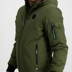 Nike shop -Nike shop 550x738 15