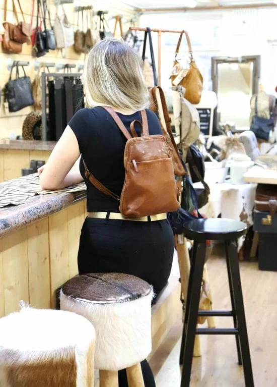 Beste Pirce โ Bear Design Rugtas / Rugzak / Schooltas - Cow Lavato - 6 Liter - Leer - Cognac ๐คฉ 11 Beste Pirce โ Bear Design Rugtas / Rugzak / Schooltas - Cow Lavato - 6 Liter - Leer - Cognac ๐คฉ - Afbeelding 9