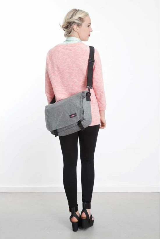 Coupon ๐ Eastpak - Jr Unisex Schoudertas - Black ๐ 13 Coupon ๐ Eastpak - Jr Unisex Schoudertas - Black ๐ - Afbeelding 11